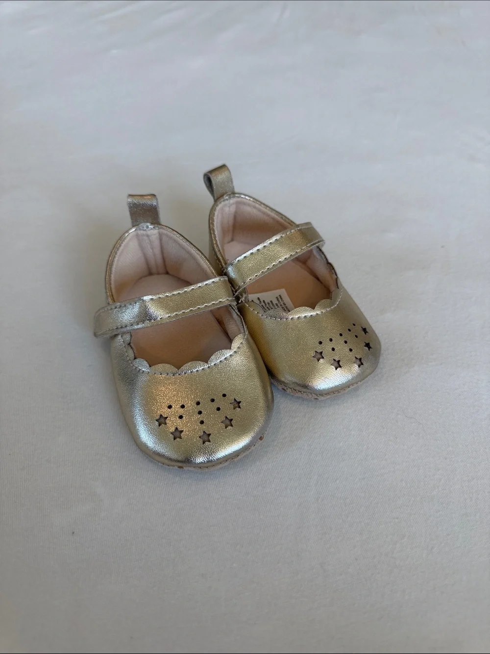 Gold Mary Jane Shoes with Star Cutouts Size 02/03